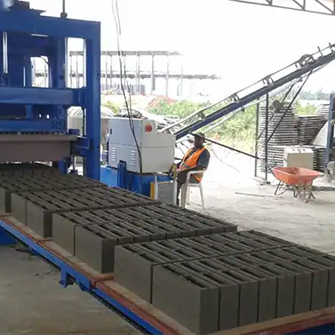 Concrete Block Molding Machine